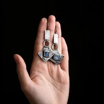 Большие геометрические металлические висячие серьги для женщин, винтажные квадратные серьги-крючки из темно-синего хрусталя, Новый подарок